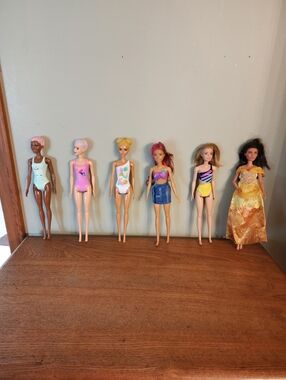 Lot Of 6 Mattel Dolls